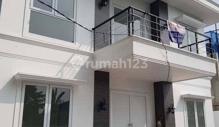 Dijual Rumah Classic Modern Dengan Pool Sentul City Bogor 2