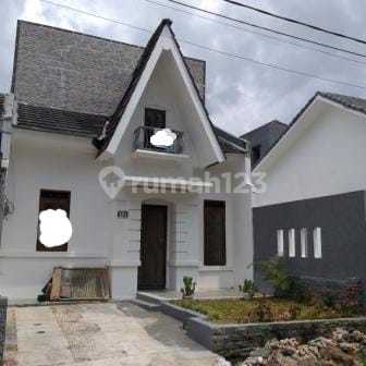 Dijual Rumah Sebrang Taman Budaya Sentul City Bogor