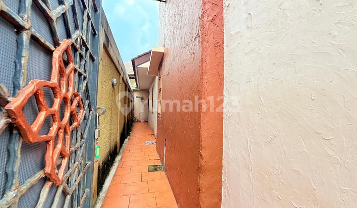 For Rent 2-Storey House with Rooftop near Sampoerna Academy Sentul 2