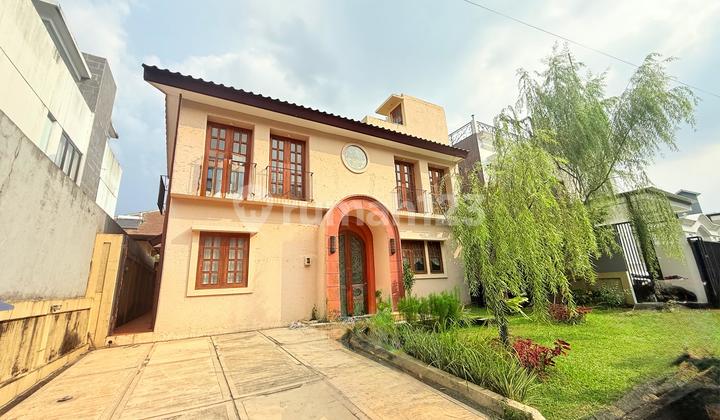 Disewakan Rumah 2 Lantai dengan Rooftop Dekat Sampoerna Academy Sentul