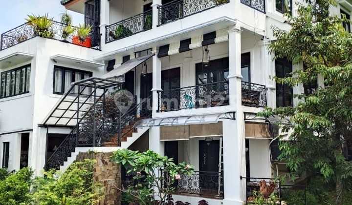 Dijual Rumah Dua Muka dengan Pool di Cluster Prestigious Sentul City Bogor 2