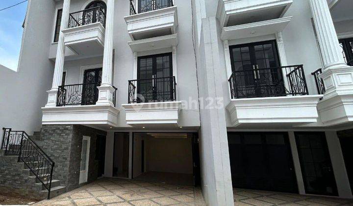 Rumah Mewah 3 Lantai Di Jakarta Selatan  1