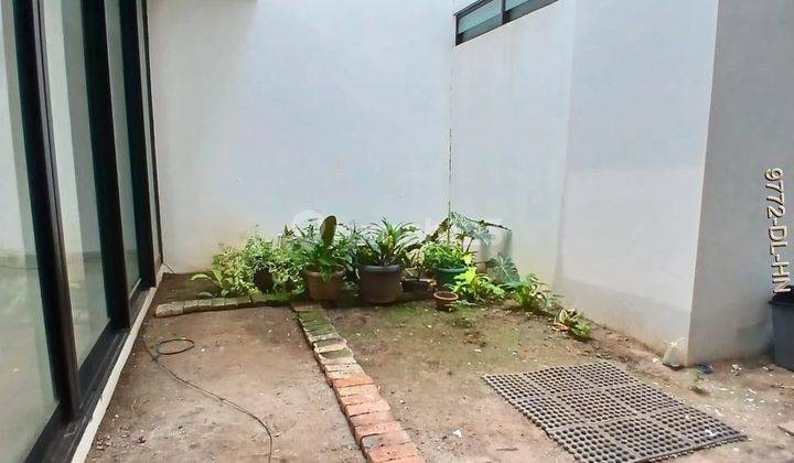 Rumah Siap Huni Ada Halaman Belakang Di Kebayoran Residence 2