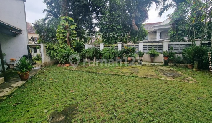 Dijual Cepat Rumah Nyaman dan Halaman Luas di Bintaro Sektor 9 2