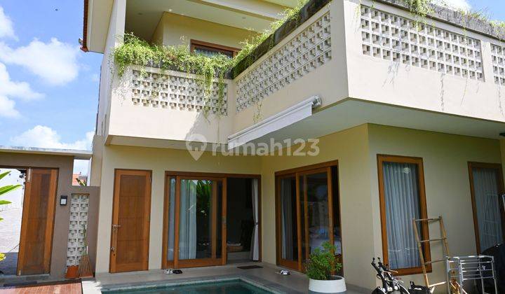 Villa Enclosed Living Modern 3 Kamar Tidur View Sawah Pererenan 1