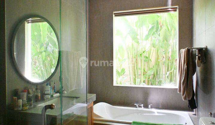 Villa Enclosed Living Modern 3 Kamar Tidur View Sawah Pererenan 2