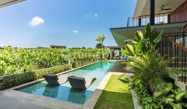 Luxurious 4 Bedroom Villa In Pererenan With Rice Field Views