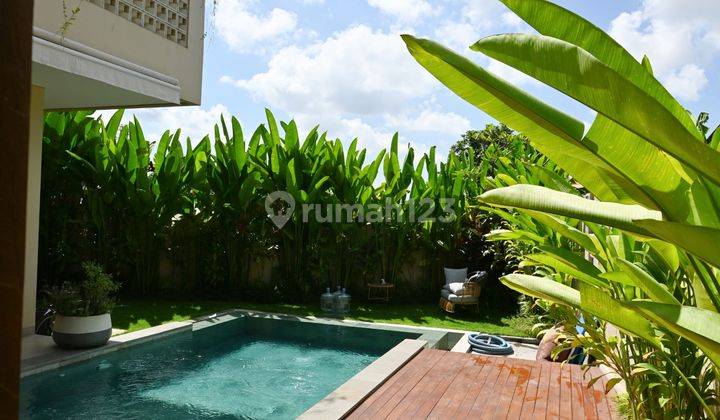 Villa Enclosed Living Modern 3 Kamar Tidur View Sawah Pererenan 2