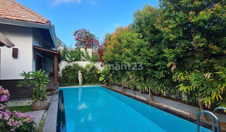 Villa 3 Kamar Tidur Dengan Taman Dan Pool Walking Distance Ke Pantai Seminyak Cocok Untuk Investasi 2