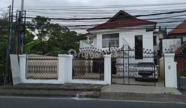 Fully Furnished 2nd Floor House on Jalan Raya Kunti Seminyak 2