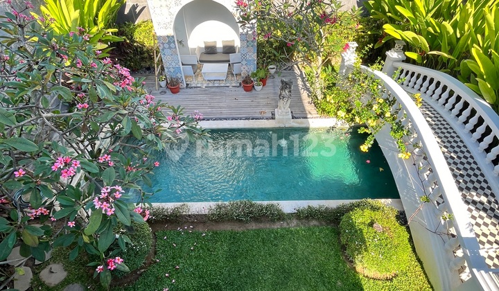 Villa 3 Kamar Bergaya Maroko Disewakan di Denpasar Dengan Taman Luas