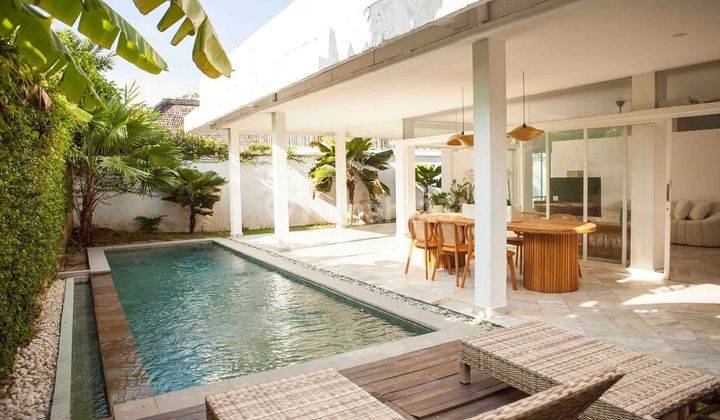 Freehold 4 Bedroom Villa With Spacious Garden Near Seminyak Beach