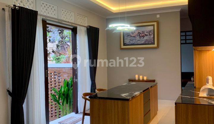4 Bedrooms Enclosed Living Villa In Jimbaran