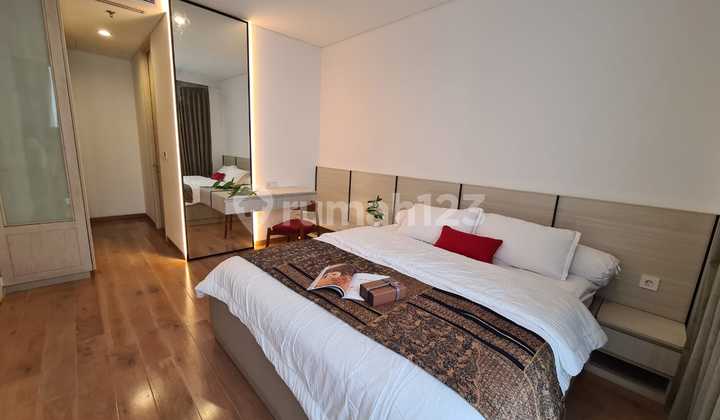 Disewakan Apartment Izzara 3 BR Bagus Furnished 2