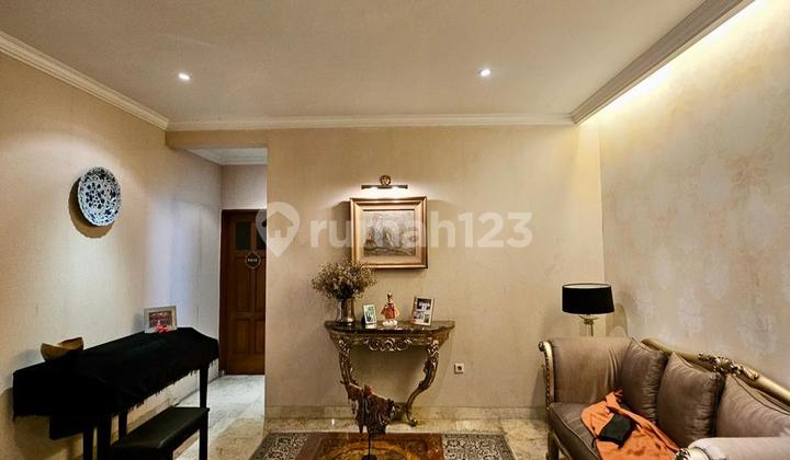 Dijual Rumah Unfurnished Senopati, Jakarta Selatan SHM Bagus Dijual Rumah Unfurnished Senopati, Jakarta Selatan SHM Bagus