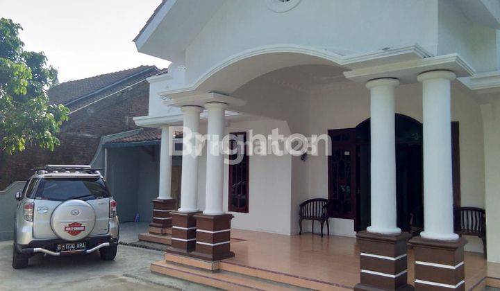 RUMAH ASRI BOJA TAMAN LUAS CARPORT 4-5 MOBIL 2