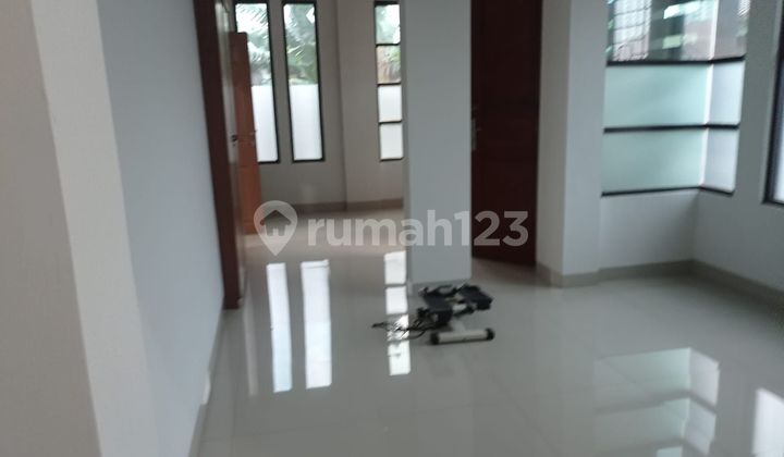 Turun Harga Jual Cepat Rumah 3 Lantai Dekat MRT Bebas Banjir.lokasi Strategis.harga Nego Sampai Deal 2