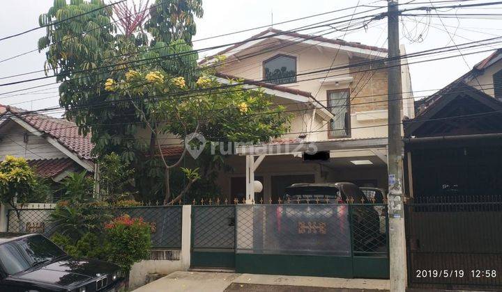 Rumah full renovasi siap huni di bintaro sektor 3.bisa buat kos-kosan.harga nego sampai deal 1