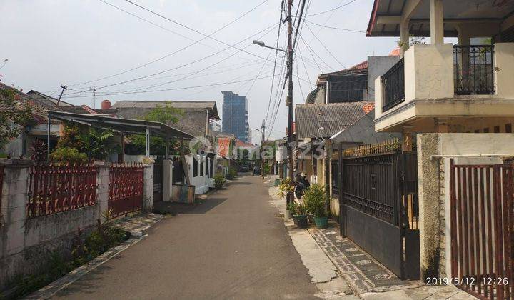 Rumah 2 lantai di kalibata.sudah di renovasi .bebas banjir.harga nego sampai deal 2