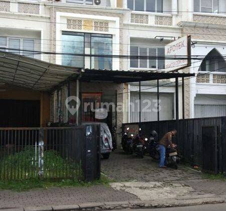 Ruko 3 lantai zona komersil.pinggir jalan besar.bebas banjir.harga nego sampai deal 1