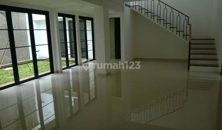 Rumah mewah di senopati.lokasi strategis.Aman.nyaman.bebas banjir.harga nego sampai deal 2