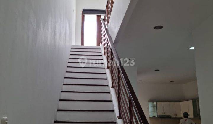 Rumah full renovasi di gandaria.one gate system.harga nego sampai deal 2