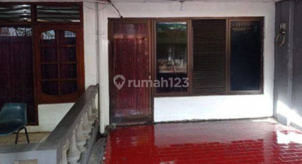 Rumah hitung tanah dekat MRT di kebayoran baru.bebas banjir.harga nego sampai deal 2