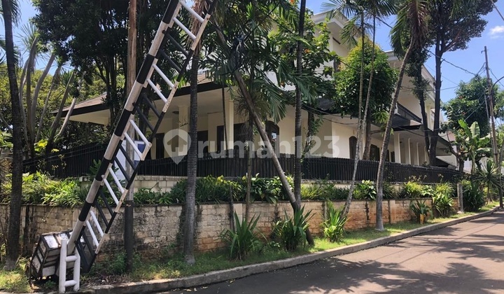 Luxury Home In Patra Kuningan.Premium Location.Negotiable Price Until Deal.