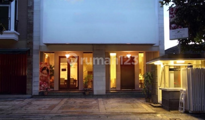 Tandem Ready-to-Occupy Shop House in Gandaria. Strategic Location. 1