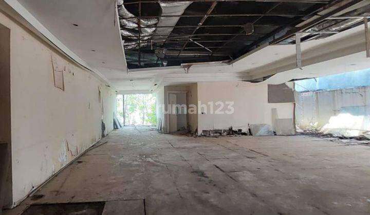 Rumah Hitung Tanah Di Kebayoran Baru.pinggir Jalan Besar.harga Nego Sampai Deal 1