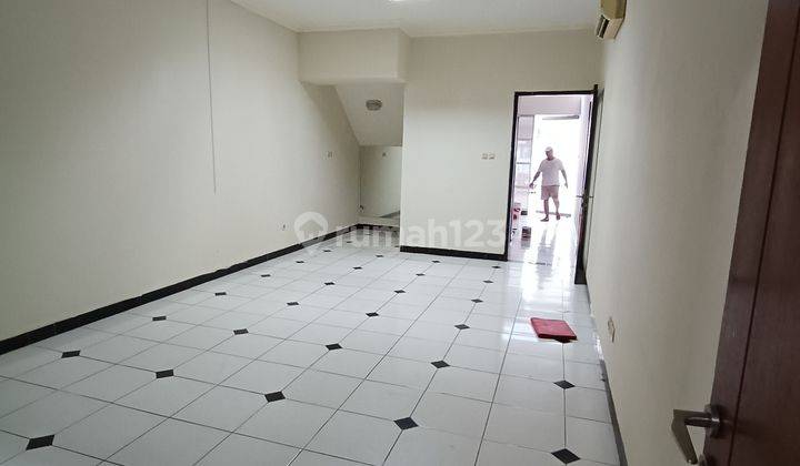 Ruko Semi Furnish full Renovasi Di Kebayoran Baru.Pinggir Jalan Besar.Harga Nego Sampai Deal 2