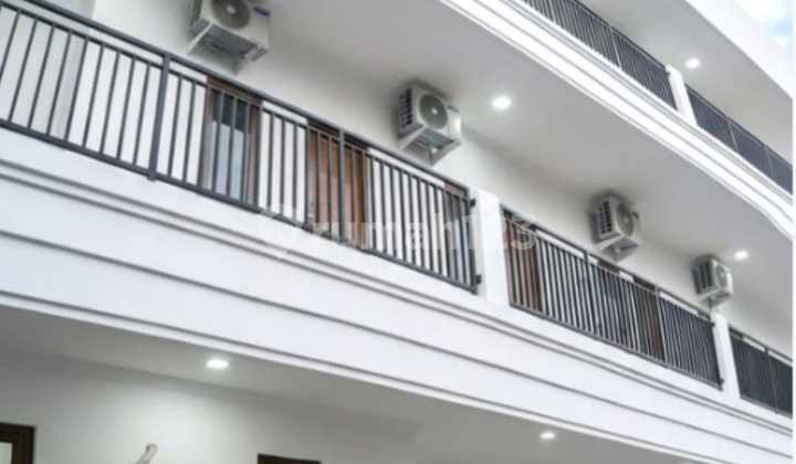 3-Story Boarding House Fully Furnished.Near MRT.Flood-Free.Strategic Location.