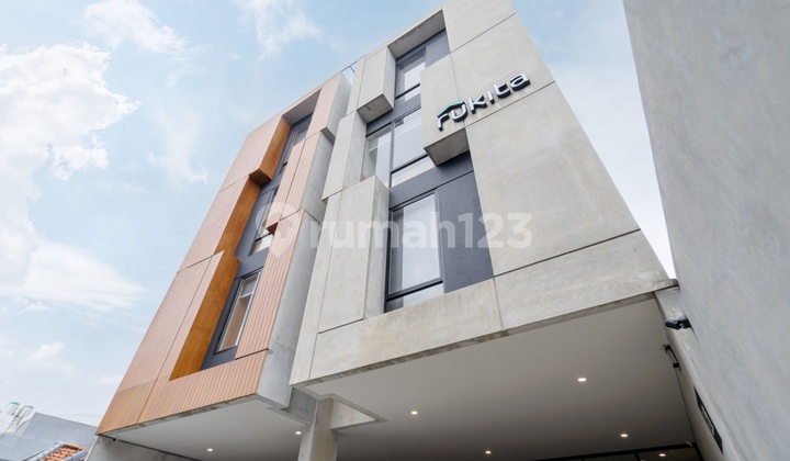 New Boarding House Price Drop at Dwiwarna in Mangga Besar. Flood-Free. Negotiable Price Until Deal. 2