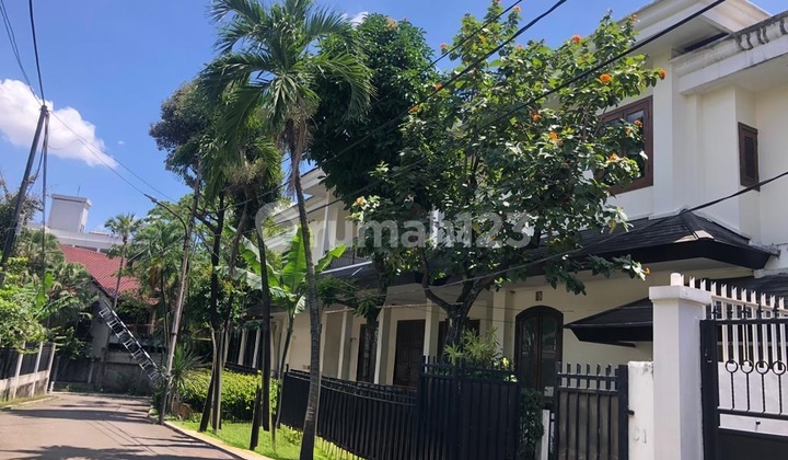 Rumah Mewah di Patra Kuningan.bebas Banjir.lokasi Premium.harga Nego Sampai Deal