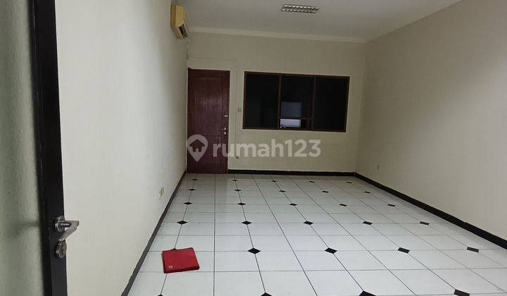 Ruko Full Renovasi,Semi Furnish Di Kebayoran Baru.Pinggir Jalan Besar.Harga Nego Sampai Deal 2