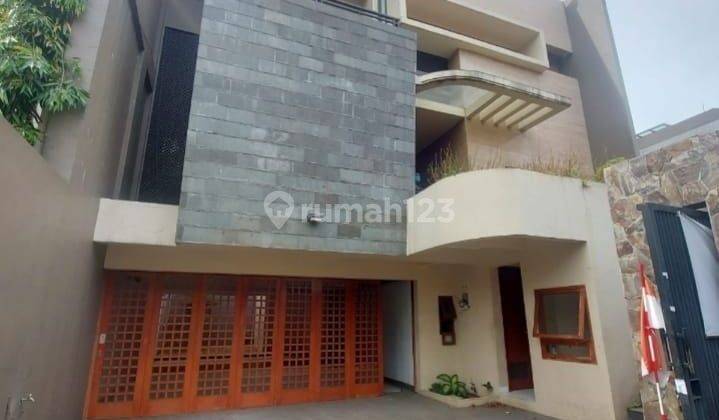 HOT SALE! RUMAH BAGUS SIAP HUNI DI KAWASAN ELITE SENOPATI 1