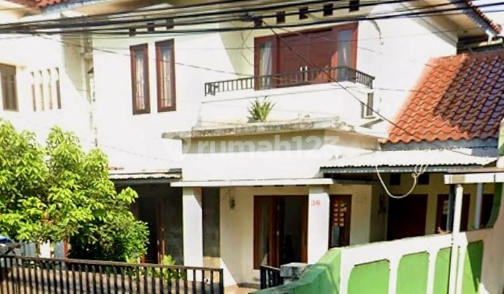 Dijual Cepat! Rumah 2 Lantai Lokasi Strategis Cocok Utk Usaha