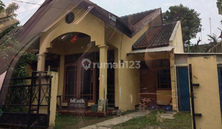 Hot Sale! Rumah Dalam Komplek Hitung Tanah Saja, Butuh Renovasi 1