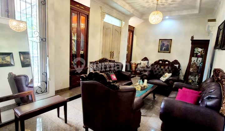 Dijual Rumah Classic Mediterania di Adyaksa Lebak Bulus