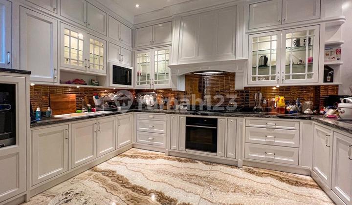 Turun Harga Dijual Rumah Elegan di Kelapa Gading Luas Tanah 200M²