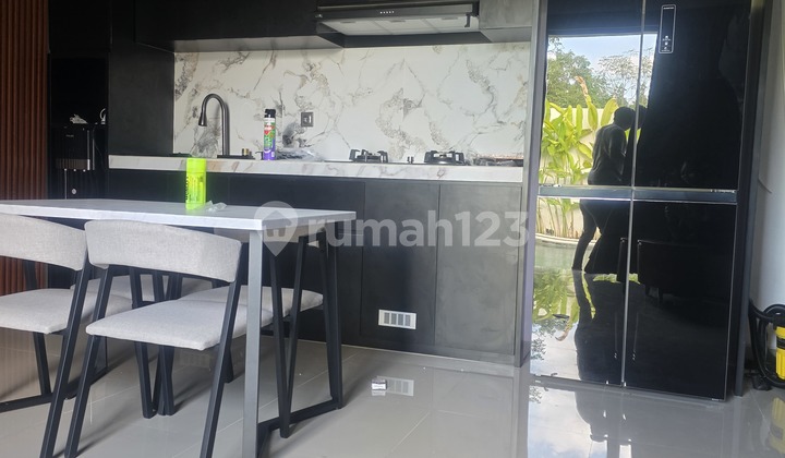 Disewakan modern villa Disewakan modern villa