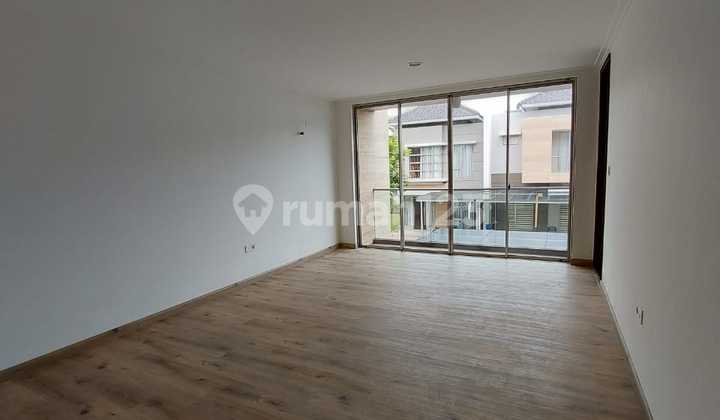 Rumah Cantik Siap Huni Dan Harga Bagus di Pantai Indah Kapuk 2