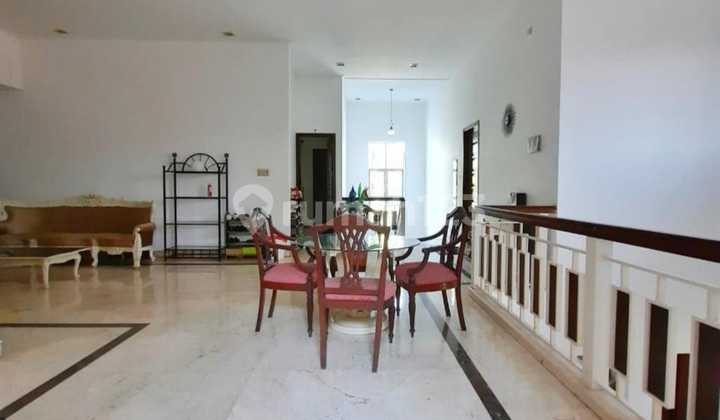 Rumah Bagus Dan Terawat di Bintaro Jakarta Selatan Strategis Rumah Bagus Dan Terawat di Bintaro Jakarta Selatan Strategis