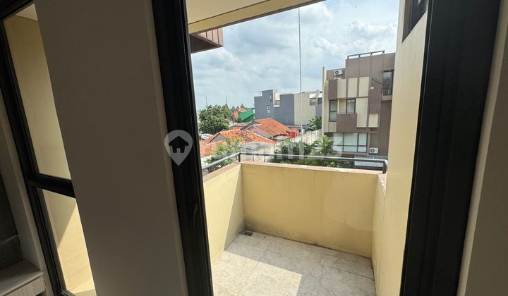 Rumah 2 Lantai di Tabebuya Bsd Cluster Impresahaus Strategis