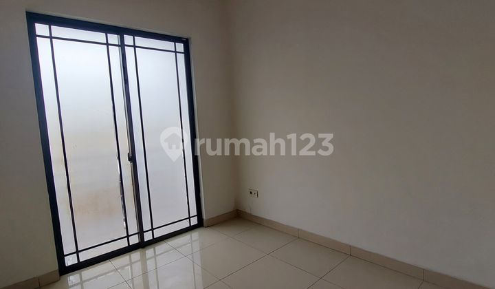 Rumah 2 Lantai Siap Huni di Cluster Asia Green Lake City Nego