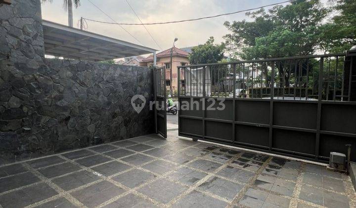 Rumah Hook Mewah 4 Lantai Semi Furnished Taman Villa Meruya 2