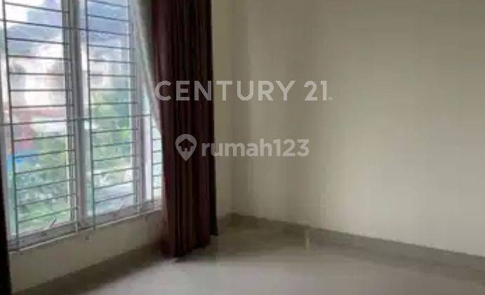 Rumah 2 Lantai Di Cluster Eksklusif Meruya 2