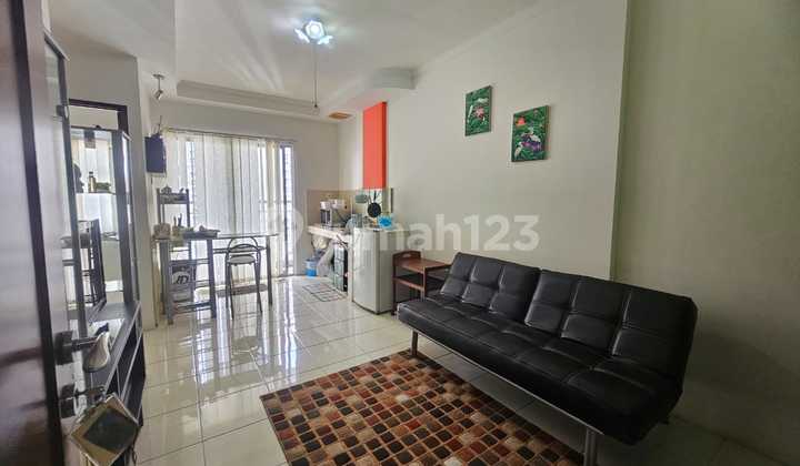 Jual Cepat!! 2 Bedroom Medit 2 Central Park, Furnished Bagus, Lantai Sedang, View Pool, Tower Favorit!! 2
