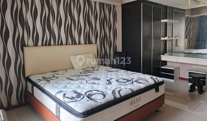 Disewakan!! 2+BR Apartemen Royal Medit, Furnished Bagus, Best View city, harga Ok 1