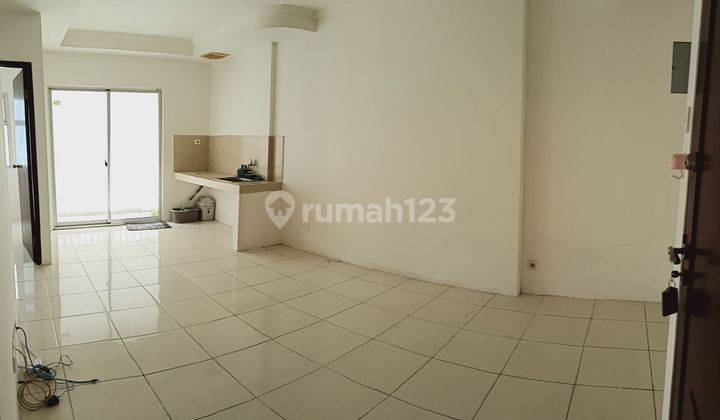 Disewakan Cepat!! 2BR Medit 2, Unfurnish, Lantai Rendah, View Kolam Renang, harga Murah 1